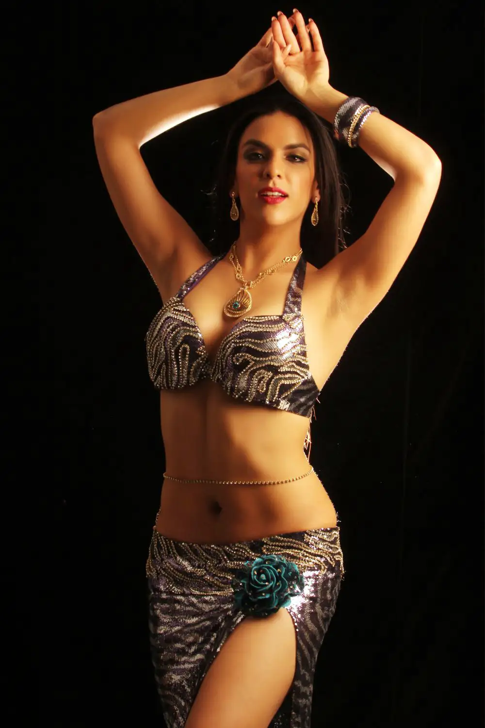 Dancer wearing waist bead