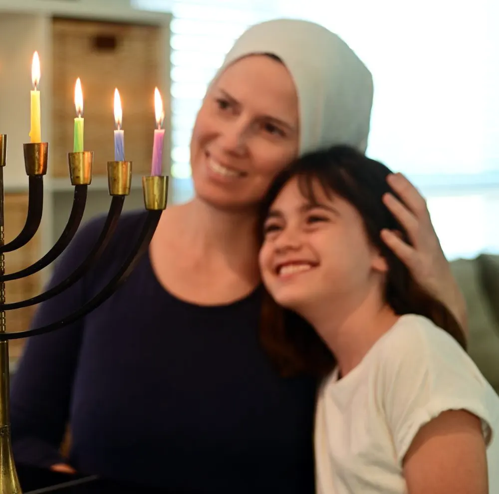 Hasidic mother and daughter